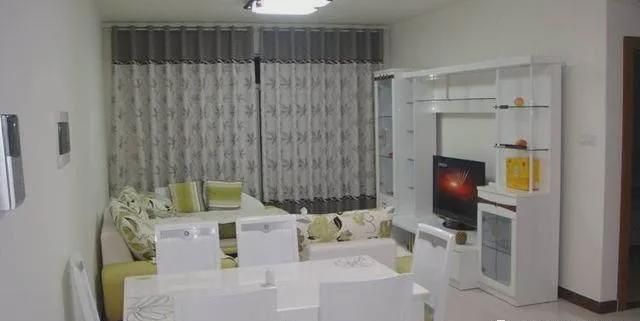 新家入住第一天请亲戚来吃饭,都说10万能装成这样,我赚死了!