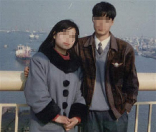 1996年,23岁富家女毒杀男友藏尸阁楼10年,发现时已成一堆白骨