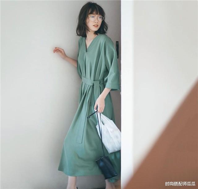 时尚搭配师瓜瓜|真正有品位的女人,穿裙子都离不开这3个颜色,美得优雅又气质