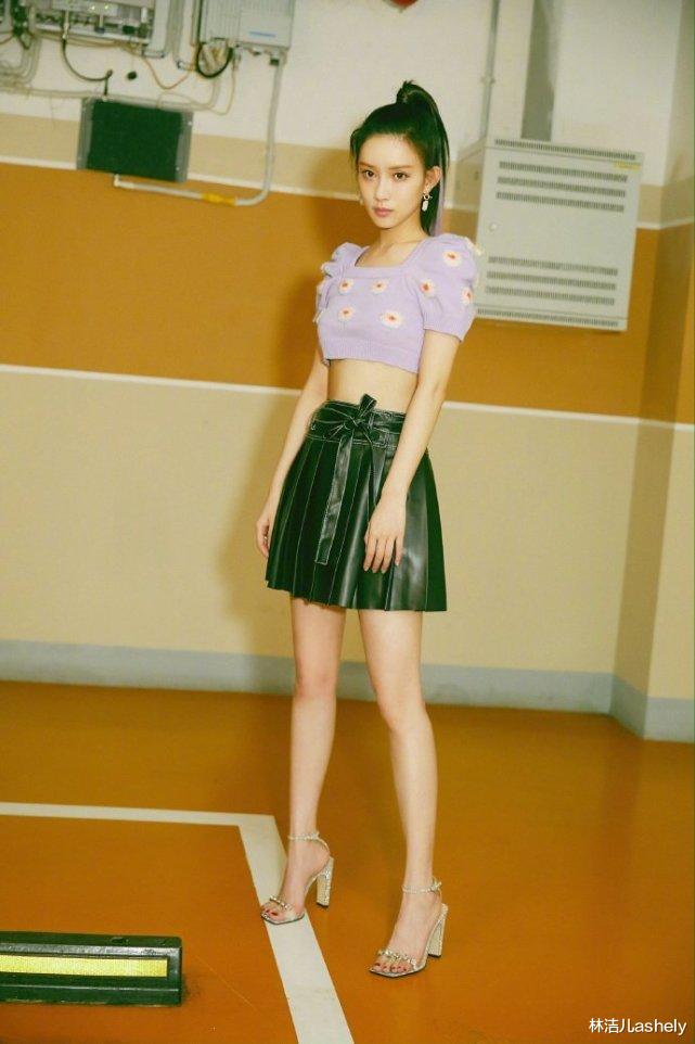 林洁儿ashely|“小作精”孟子义越作越火，她的斩男穿搭你一定要学，时髦又撩人