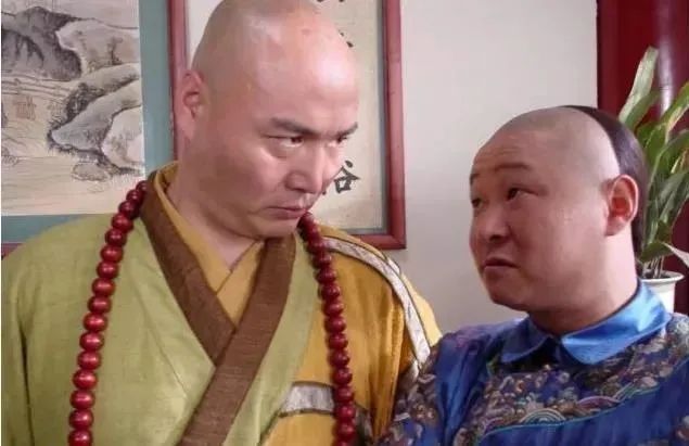 杨紫|娶小16岁超模为妻，退圈后靠养鸡身家过亿，曾经的“太监专业户”三德子凭什么？