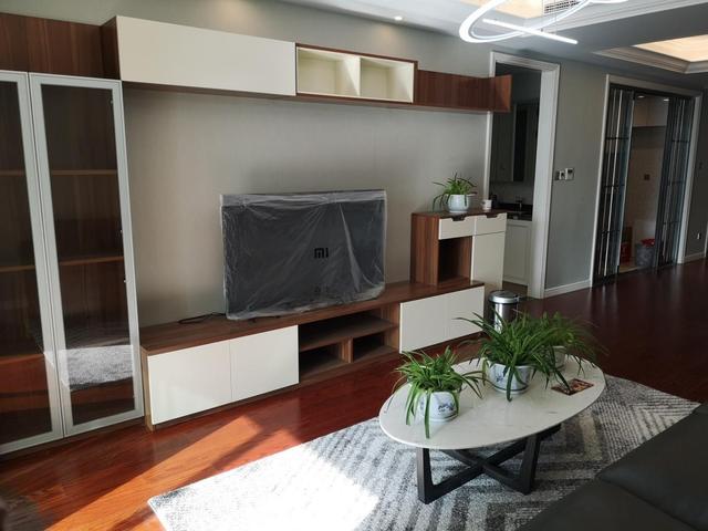 硬装部分刚晾味好,媳妇又花了2万定制了柜子,这样搭配好看吗?