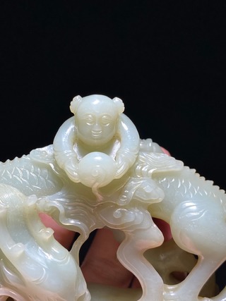 和田玉籽料|清中期 和田玉籽料 青白玉 乘龙快婿