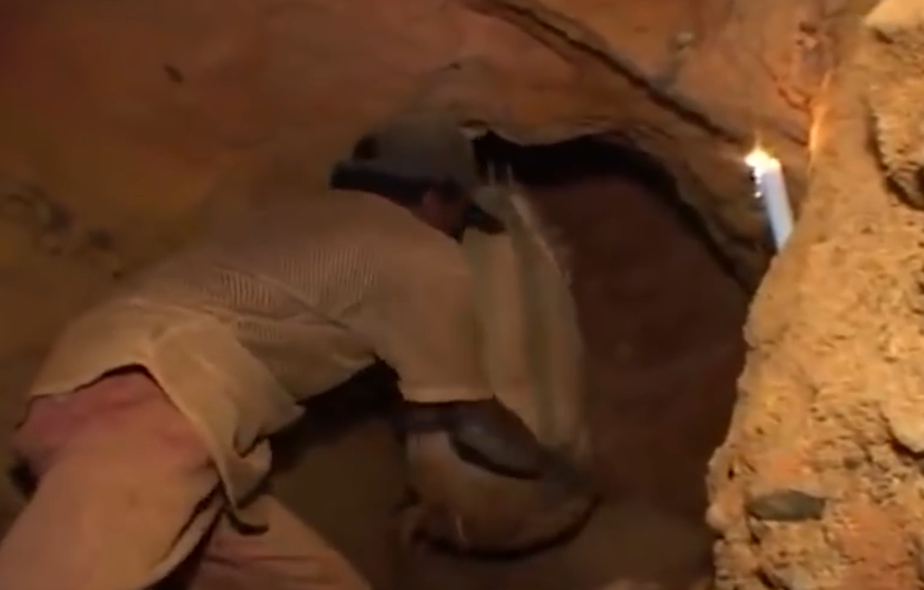 奇趣大天|非洲钻石为什么叫“血钻”?暴利行业!太多人为了生活拿命换钱屡禁不止!