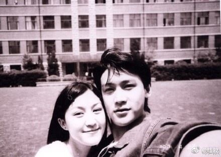 贝儿|陆毅大女儿弹吉他，妹妹故意捣乱贝儿翻白眼，姐姐换牙后撞脸爸爸