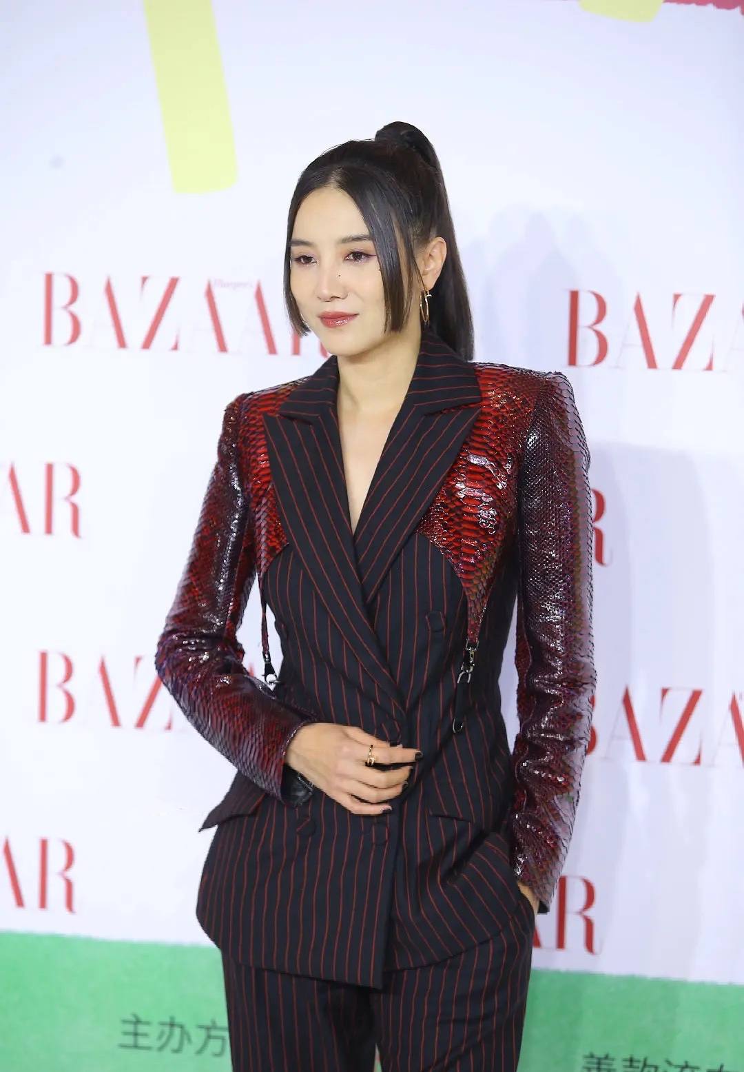 发型师 女神们生图都垮了？造型师：这锅我背
