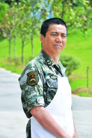 范明|范明：娶大6岁二婚女当老婆，对继子视如己出，今继子成国家骄傲