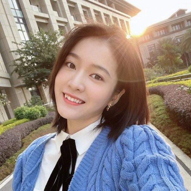 时髦圈儿|10位「95后小花」，关晓彤赵露思周也张子枫，你站谁？