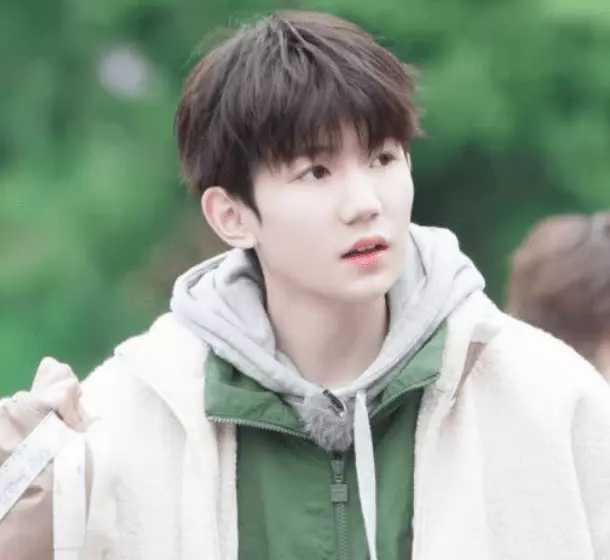 张艺兴|暖心!明星物资全部送达,物品堆积如山琳琅满目,总价值高达上亿