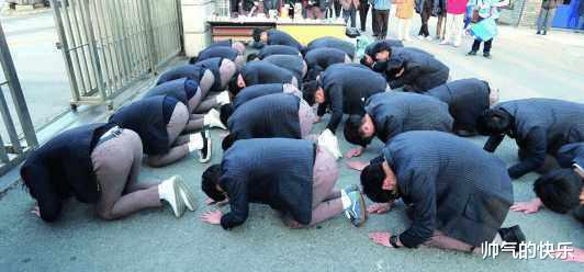 肖战|王怡人拒绝下跪,被骂1000多楼,韩网红宋智雅,一条广告报价60万