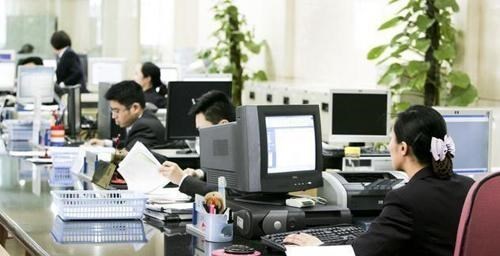 一休星座解析|工资刚发下来就立即转走，会产生什么影响？银行人员：影响很大