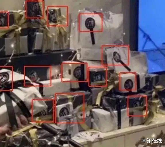 幸知在线|女高管痴恋小11岁男模举债200万, 借款账单流出，女方回应：我爱他