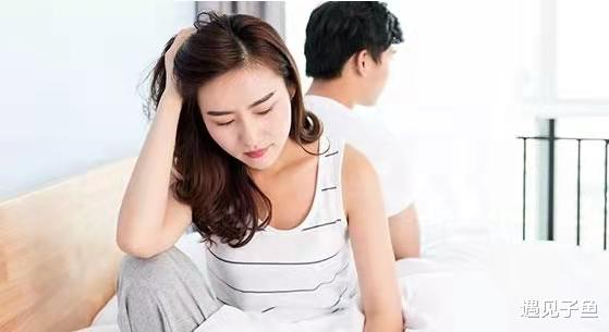 遇见子鱼|老婆骑车送外卖遇见老公车载美女，崩溃中怒砸玻璃，网友：不值得