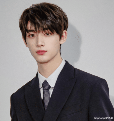 快乐大本营|《快乐大本营》签约新主持，期限长达5年之久，还是来自偶像男团