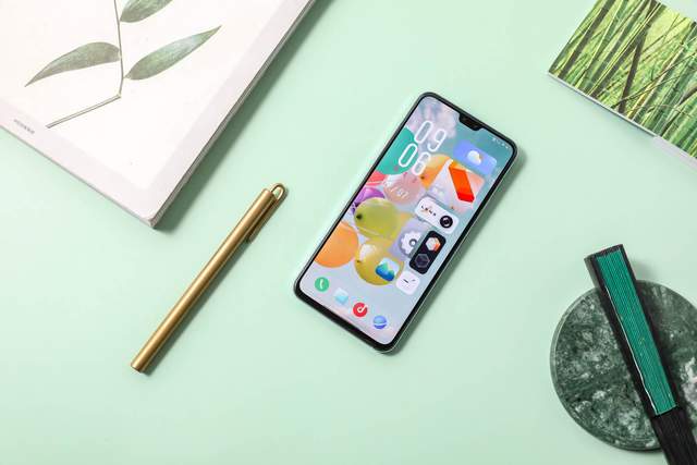 vivo|玻璃后盖遇光变色，vivo S10 Pro高颜值背后竟是黑科技