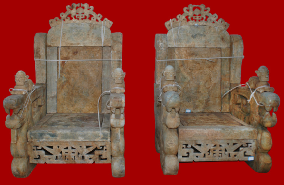 |汉朝才有桌椅，可是三星堆民间的收藏中有一对玉椅，这是真的吗