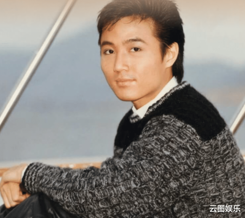 周启生|60岁男星将移居国外，称想给下一代更好的环境！21岁儿子患自闭症