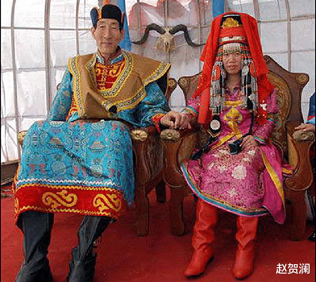 鲍喜顺|巨人鲍喜顺的儿子：13岁就蹿到了一米七，往篮球运动员方向发展