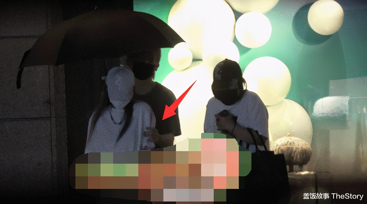 周扬青|周扬青新欢是好利来大公子？父亲出轨江一燕，儿子不惧罗志祥下场