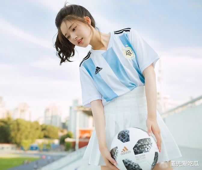 杨洋|赵露思杨洋被爆恋爱？女方为杨洋定制蛋糕，两人曾多次传出绯闻