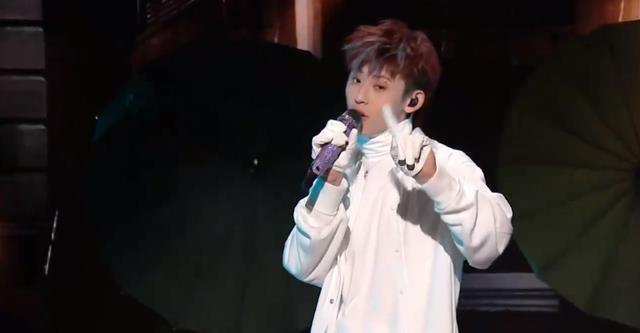 关晓彤|818晚会一言难尽，怎么做到难看的那么难看，好看的又特好看的？