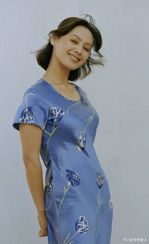 钟丽缇|纸片人排骨胸看腻了!这些珠圆玉润的女星才是真有味道