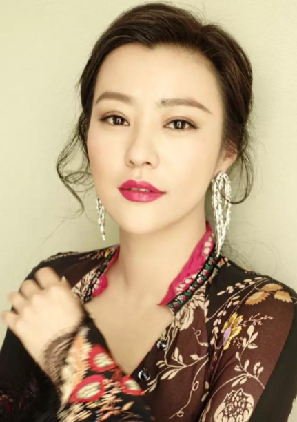 郝蕾|大龄女星饰演妙龄少女，43岁的郝蕾为什么比不上29岁的王莎莎？