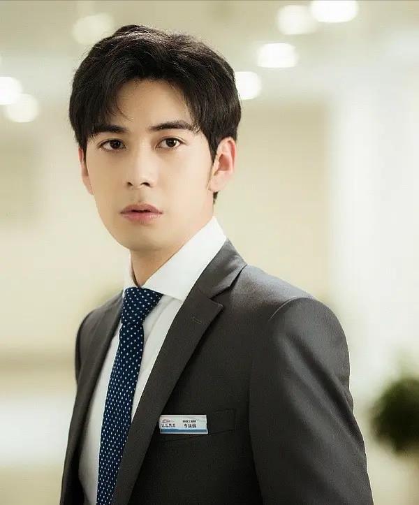 左肩有你|详解《左肩有你》《默读》《山河表里》，剧各有命，人红有时！