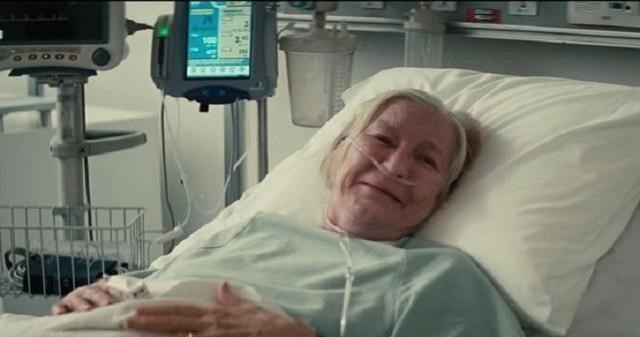 爱因斯坦 如果一个人以光速飞行10秒后,再回到地球,他还能见到家人吗?