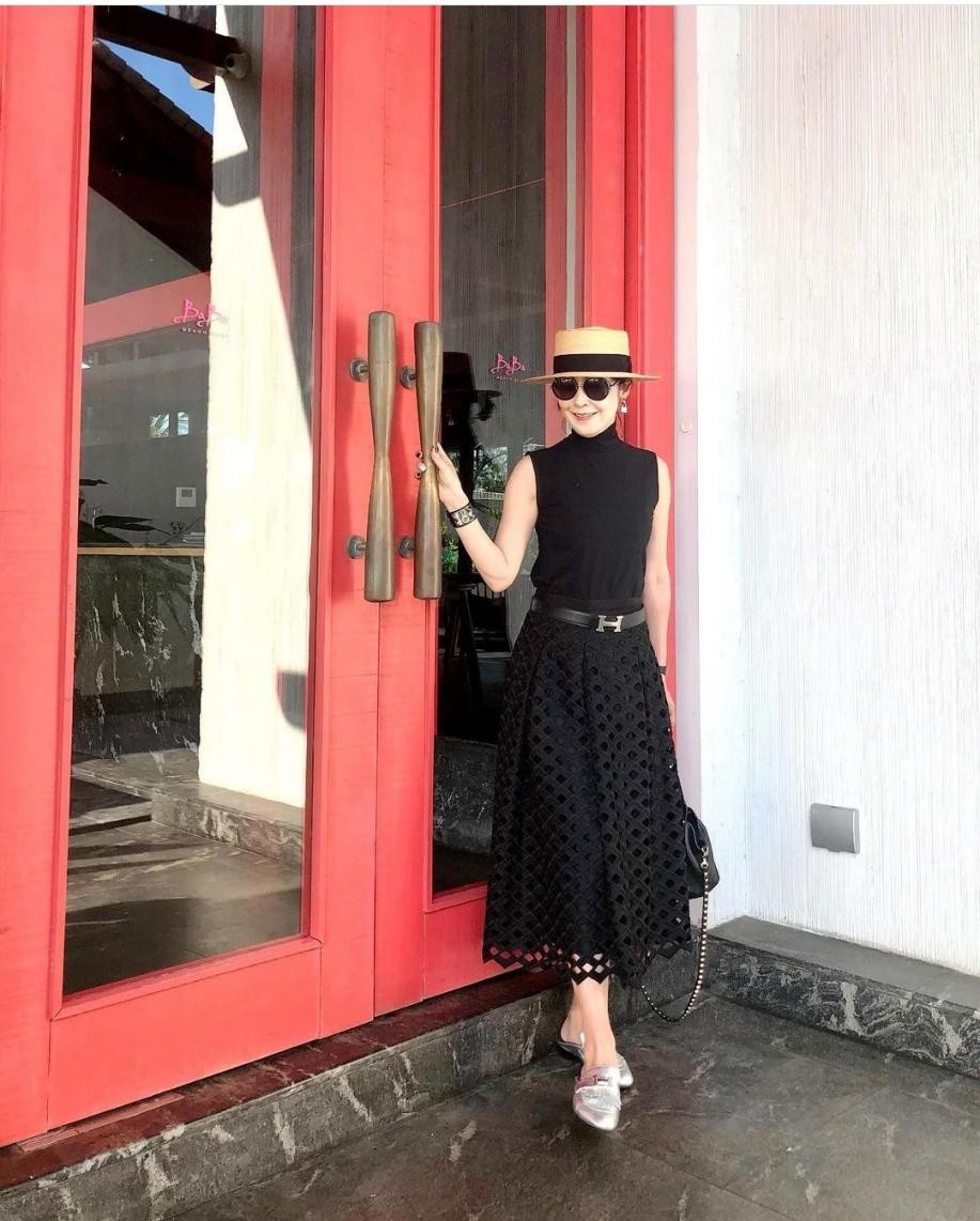 猫姐品衣有道|跟着日本主妇学中年穿搭，4个特点12套搭配，秋季出街告别路人感