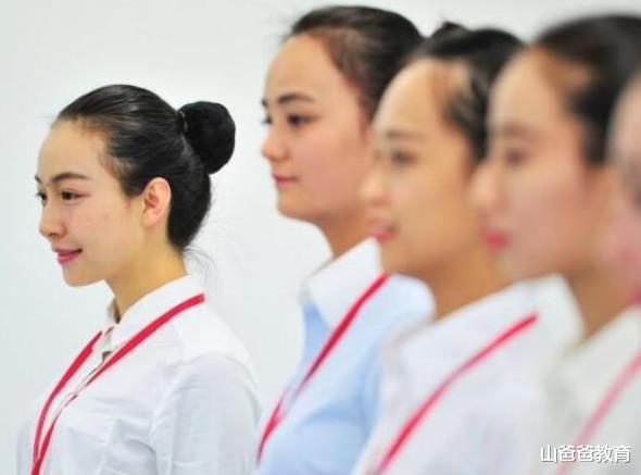 大学|二本生毕业后都去哪了?多数学生从事这一工作,让人感到有些心酸