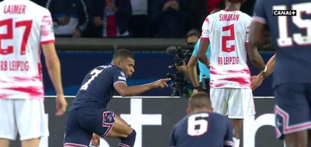 范上官|第7个金球稳了!梅西又献勺子,巴黎生涯首次双响炮,一战造N纪录