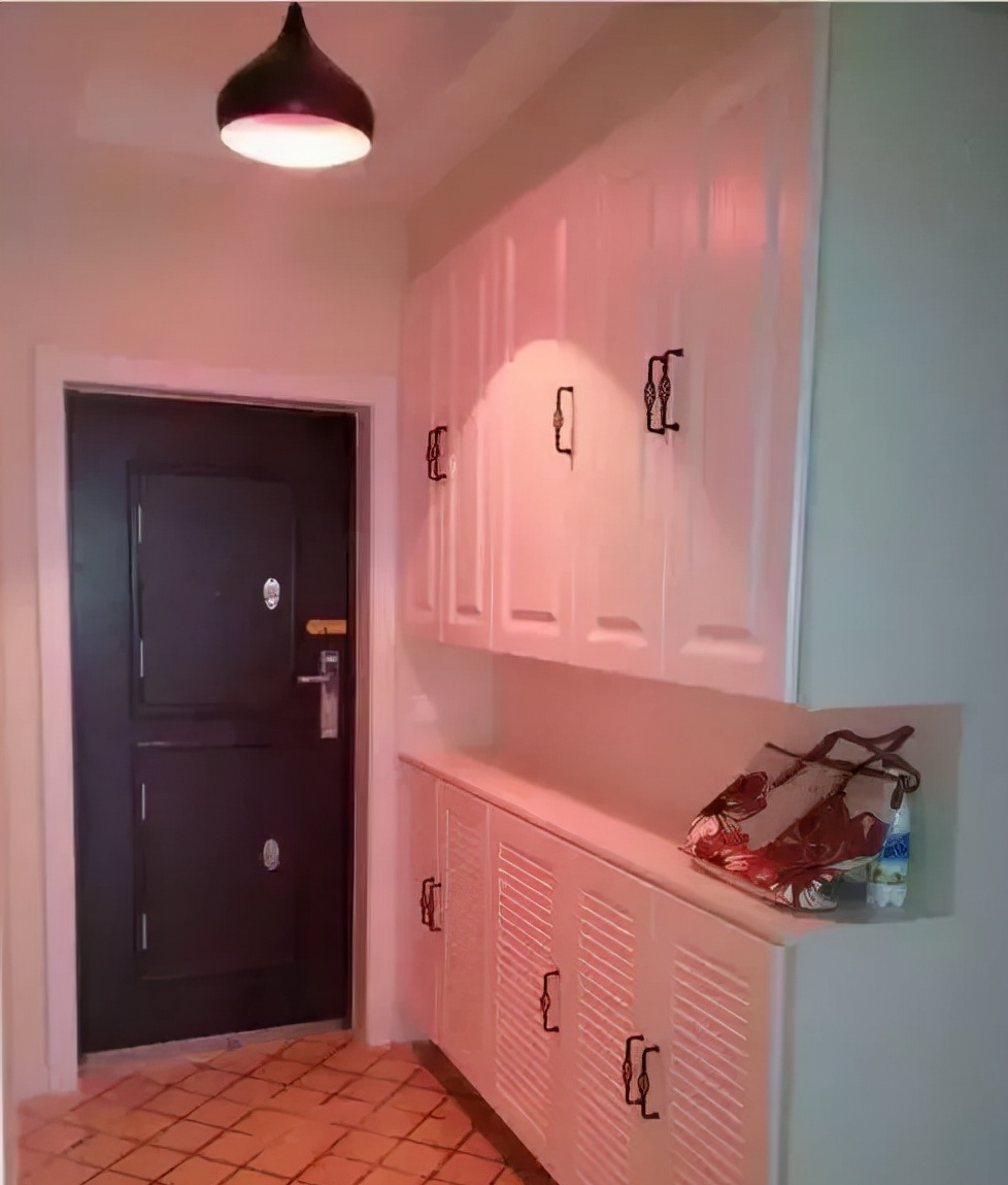 老婆在卫生间砌了半堵墙,亲戚都骂她脑子进水,完工后都夸她机智