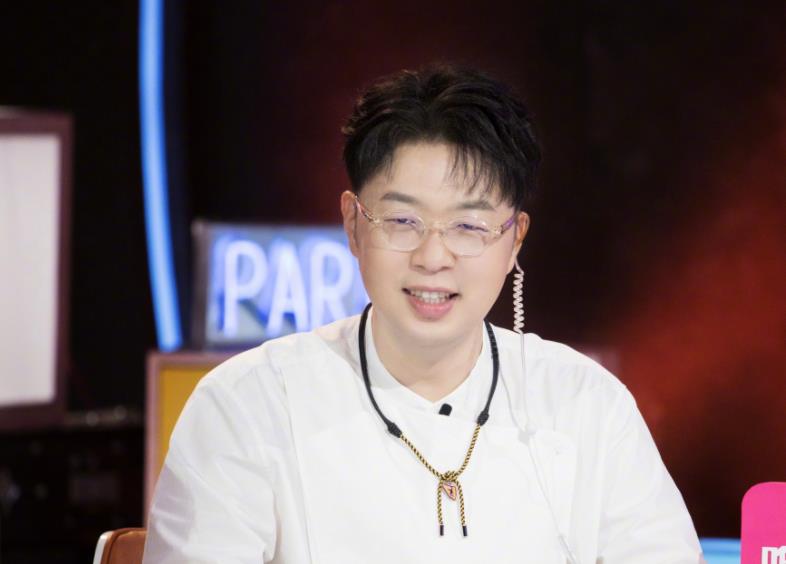 何炅|《快本》确定回归，连录三期，何炅将继续常驻，其他成员行踪神秘