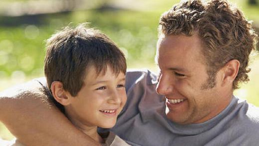 小雪妈妈育儿|“妈揍大”和“爸揍大”的孩子,长大后差距明显,别不在意