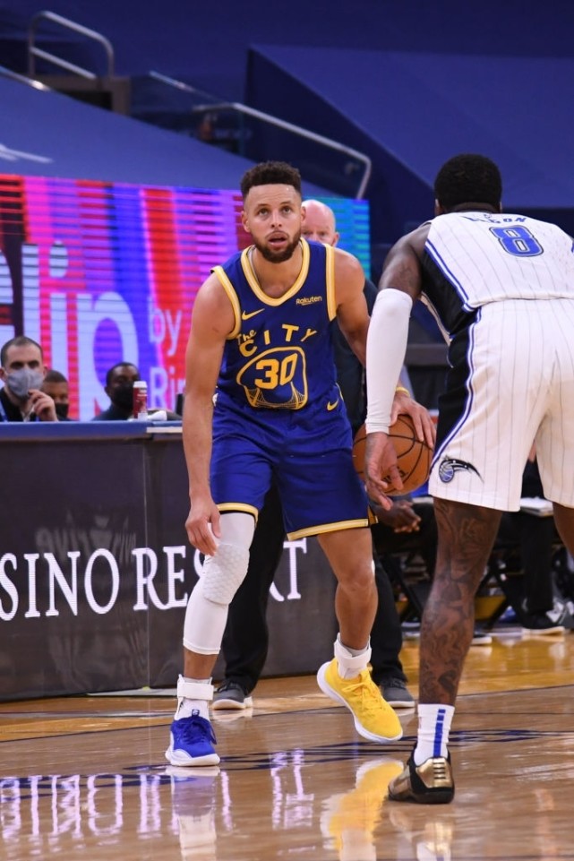 陈博主潮物Sneaker|库里8盘点，24K水晶有点豪华!