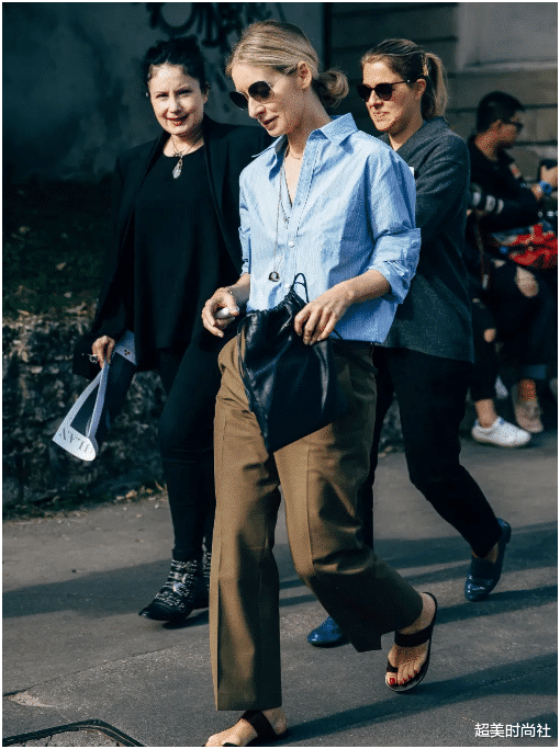 王菲|张雨绮接替王菲拿下高端代言！穿吊带裙秀曲线，与王菲风格差异大