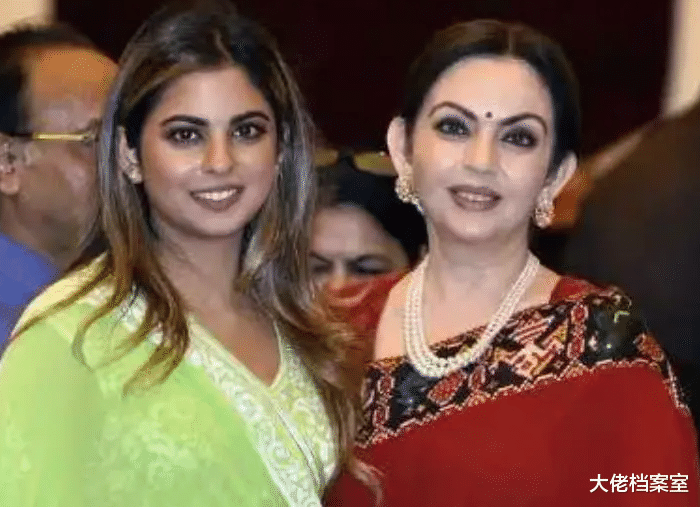 运势 “印度版老佛爷”：鼻子上挂着一栋房，丈夫省吃俭用拿845亿供她