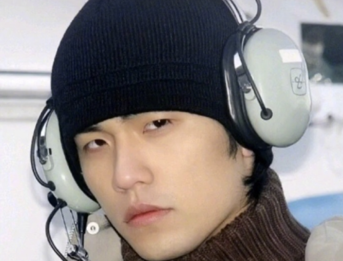 周杰伦|周杰伦江郎才尽了吗？4年未出新专辑，单曲播放量不如短视频