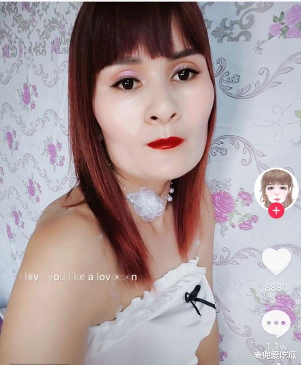 杨幂|网红撞脸杨幂惹争议？粉丝突破十万，网友喊话去拔牙