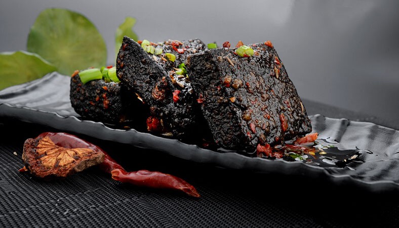 豆腐|豆腐是肝病“发物”？医生提醒：不想肝烂掉，“4素”应撤下餐桌