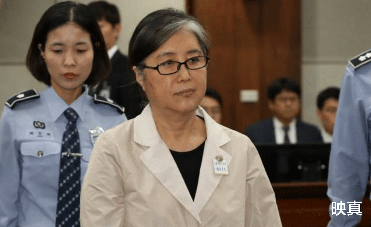 朴槿惠|郑维罗：靠一只狗将总统送进牢房，让亲妈入狱18年，自己反而无罪