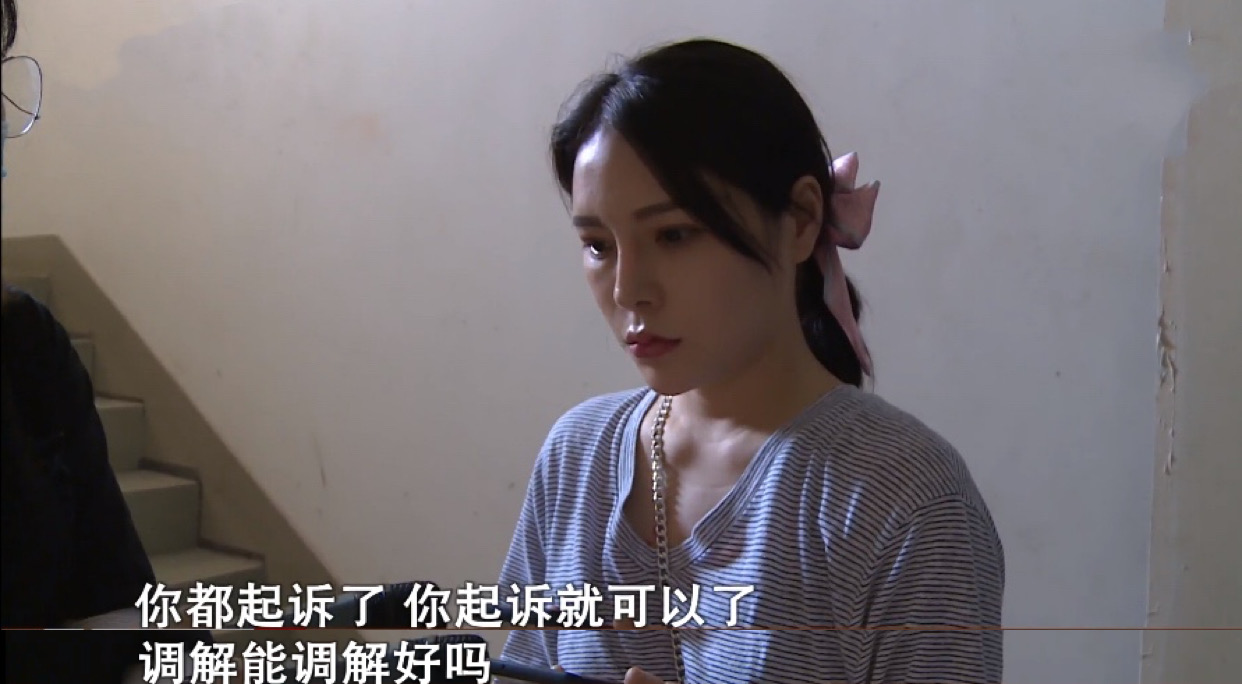 清白路人|妻子爱整形，丈夫因经济压力要离婚：她全脸能整的地方几乎都做过