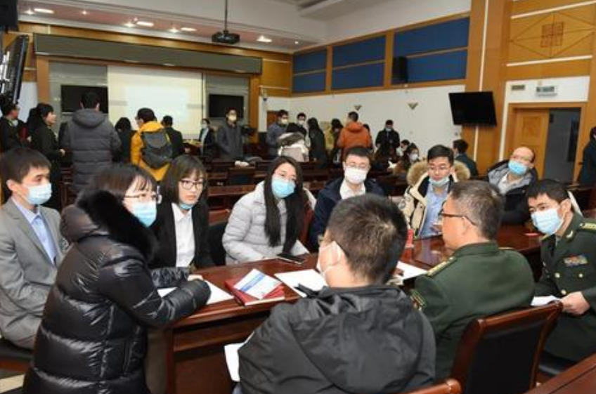 文职|军队文职2月起开始招人，工资9000起，专科生也能报考