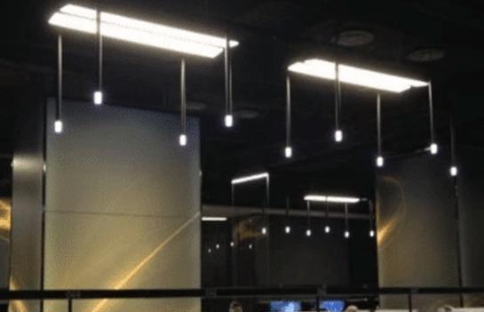 周杰伦|周杰伦耗2000万在深圳开了家网吧，收费300块一小时，现状如何？