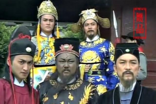 新包拯|《新包拯》主演形象被质疑，网友：不是谁脑袋贴个月牙，就是包拯