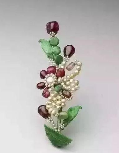 冰种翡翠|跨越时空之美——台北故宫的清代翡翠，个个都是无价之宝