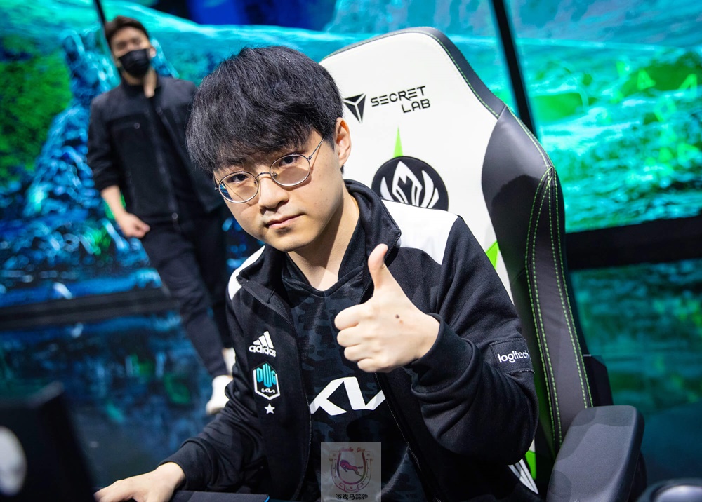 faker|ShowMaker有王者之相？因为他和Faker做了同样一件事！