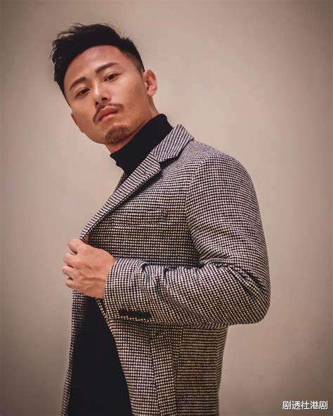 杨潮凯|终圆梦！TVB“肌肉男神”升级当电影导演，曾饰演过多个跑龙套角色