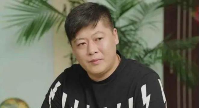 贺树峰|“谢永强”老婆紧急入院，做手术后鼻子插管，网友：子宫外孕？